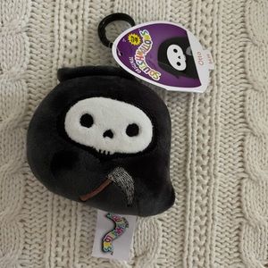 Otto squishmallow clip